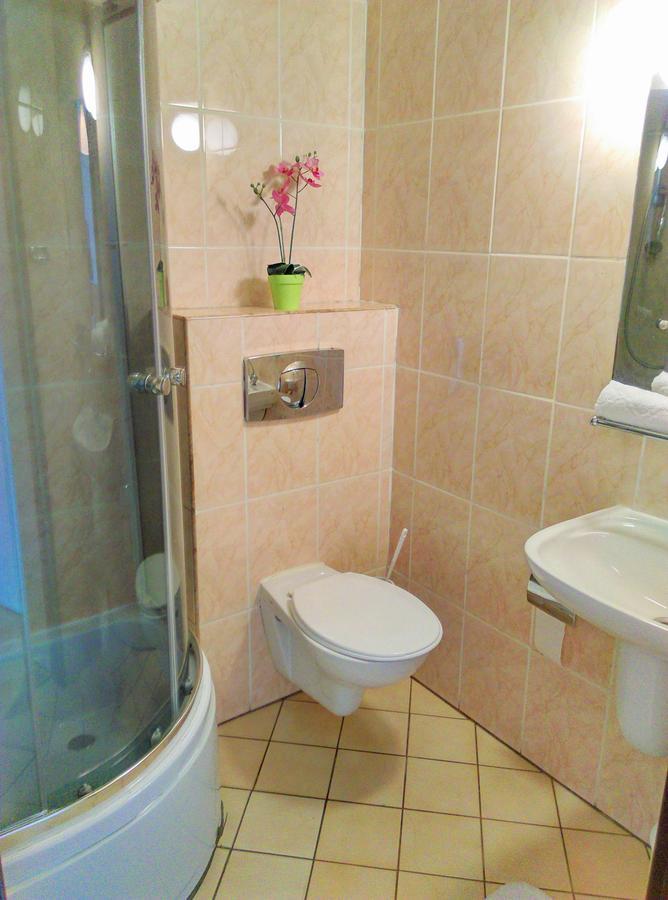 Motel Rezydent Wrocław Extérieur photo